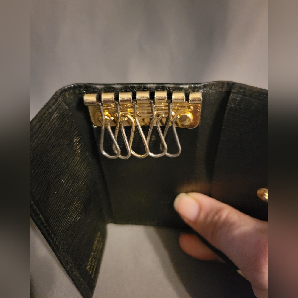 Nina Ricci Keyholder EUC - Picture 3 of 10